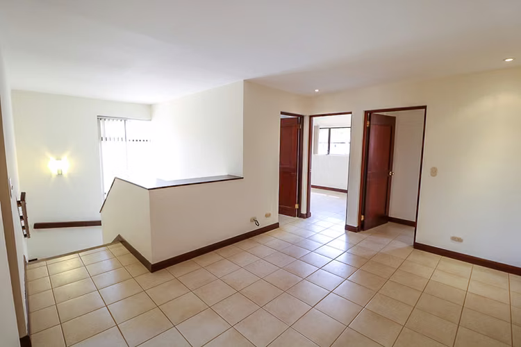 Trejos Montealegre x Avenida Escazú! Condo de 365 m2 con 5 habit. + de servicio - Imagen 12