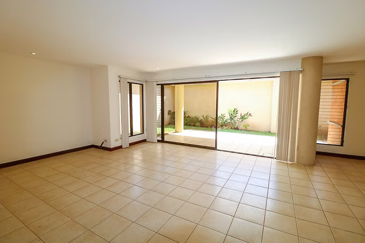 Trejos Montealegre x Avenida Escazú! Condo de 365 m2 con 5 habit. + de servicio - Imagen 8