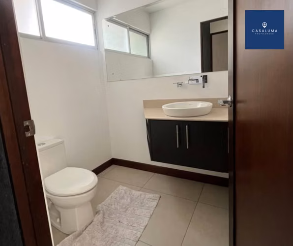 HERMOSA CASA EN ALQUILER SANTA ANA - Imagen 4