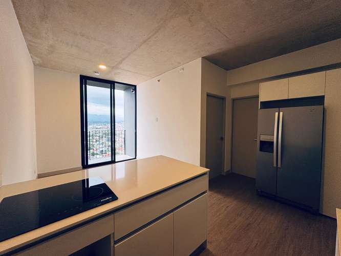 Alquiler de Apartamento Semi Amoblado en Secrt Escalante 