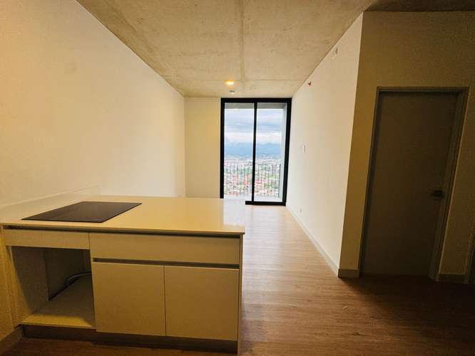 Alquiler de Apartamento Semi Amoblado en Secrt Escalante 