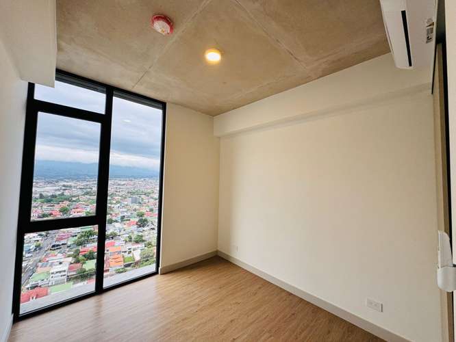 Alquiler de Apartamento Semi Amoblado en Secrt Escalante 