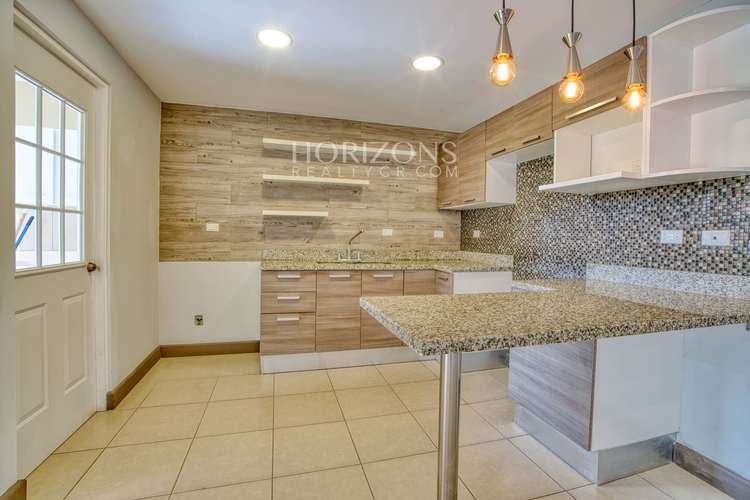 Se vende Casa con patio Condominio Valle Alto 3 Habitaciones Vista a las Montañas nja1302 - Imagen 3