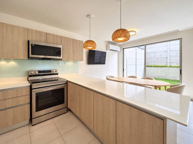 ALQUILER DE CASA AMUEBLADA EN CONDOMINIO BLUE, CARIARI - Imagen 2