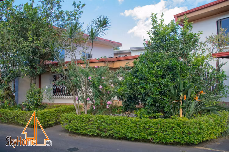 Rental / La Campiña, Sabanilla / 2 rooms / Fireplace / Patio