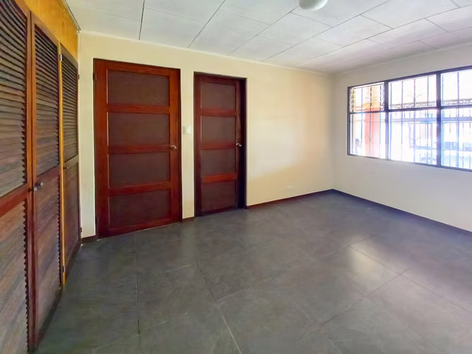 ALQUILER DE CASA DE UNA PLANTA EN CURRIDABAT - Imagen 4