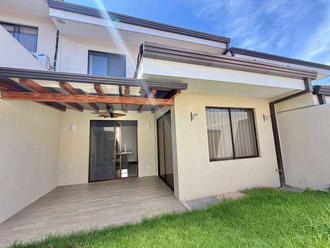 Amplia casa en Santa Ana - HGM - Imagen 7