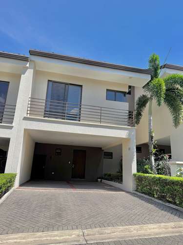 Amplia casa en Santa Ana - HGM - Imagen 4