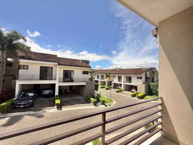 Amplia casa en Santa Ana - HGM - Imagen 13