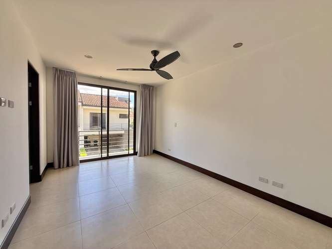 Amplia casa en Santa Ana - HGM - Imagen 10