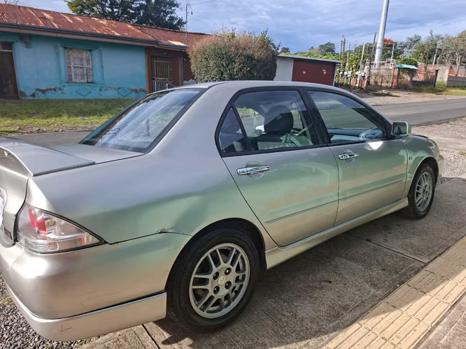 Mitsubishi Lancer Ralliart 2007. Necesito espacio - Imagen 2