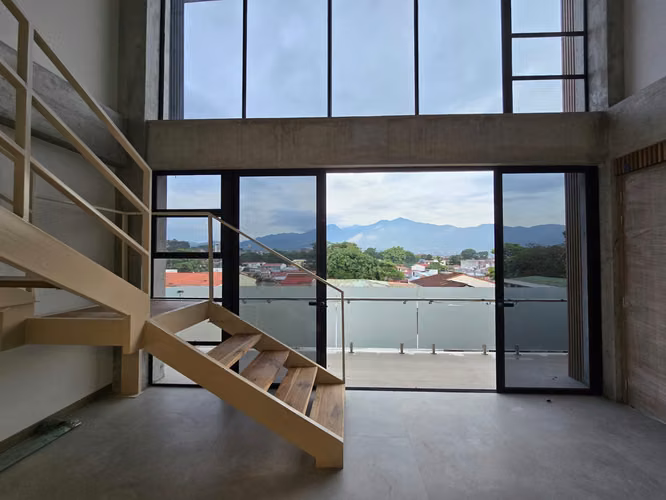 PENTHOUSE DE 2 NIVELES CON ALMPLIA TERRAZA - ROHRMOSER