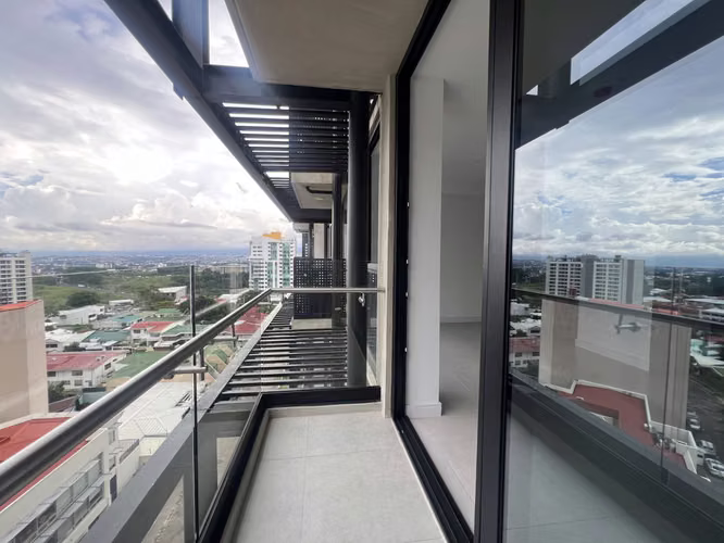Se Alquila/Vende Apartamento Estudio con Balcón y Vista a las Montañas, en Sabana Norte. - Imagen 5