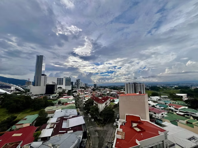 Se Alquila/Vende Apartamento Estudio con Balcón y Vista a las Montañas, en Sabana Norte. - Imagen 7