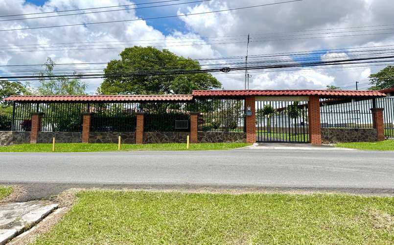 Alquiler Casa Ejecutiva Amueblada al lado de Boston Scientific - Ciruelas Alajuela - Imagen 17