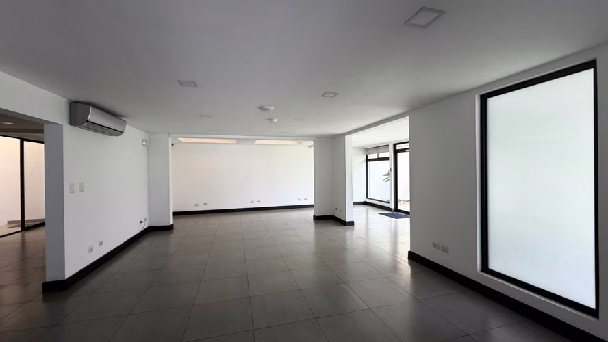 Alquiler | Sede Corporativa completamente equipada en Rohrmoser, San José - Imagen 18
