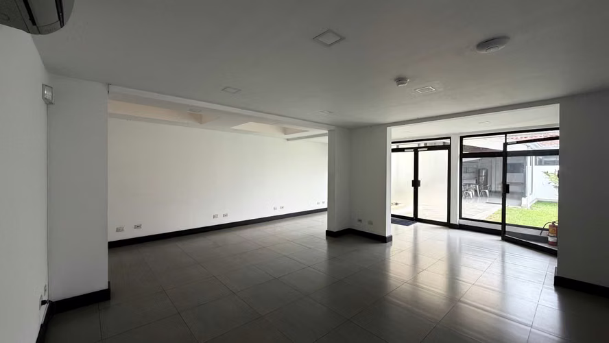 Alquiler | Sede Corporativa completamente equipada en Rohrmoser, San José - Imagen 12
