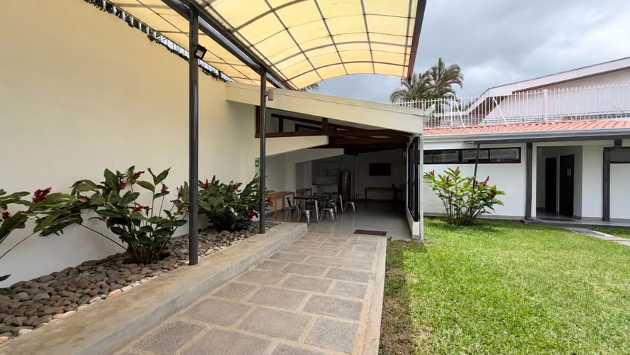 Alquiler | Sede Corporativa completamente equipada en Rohrmoser, San José - Imagen 14