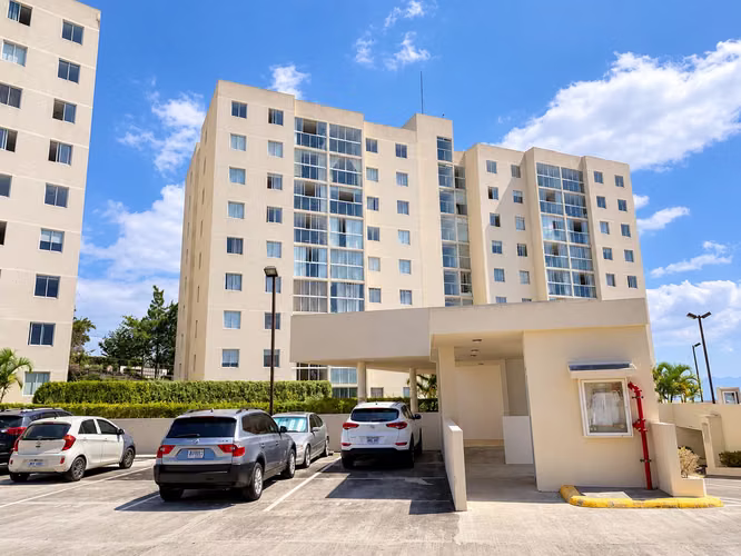 3 habitaciones + oficina | 2 baños | 2 parqueos | Piso 7 | Línea blanca
