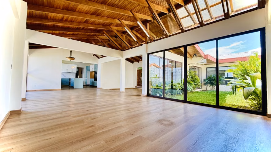 Venta Casa de una planta en Condominio en La Guaria, Moravia - Imagen 3