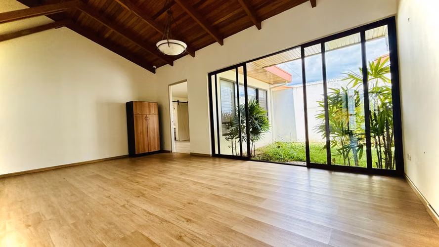 Venta Casa de una planta en Condominio en La Guaria, Moravia - Imagen 7
