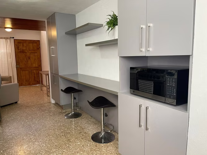 Apartamento semi amueblado en alquiler en Sabana Sur! P645 - Imagen 4
