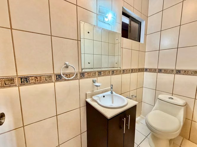 Venta Propiedad con 2 Apartamentos en Trejos Montealegre, Escazú - Imagen 5