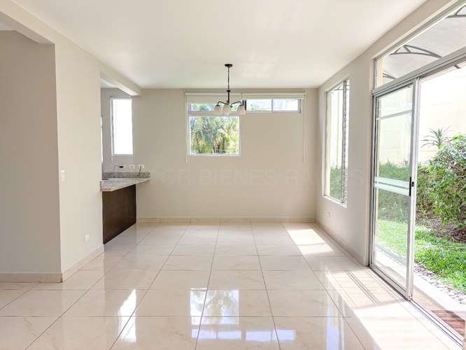 Casa en Venta 3Hab con Jardín en Condominio Sabanilla, Montes de Oca - Imagen 4