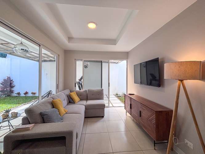 Se Vende Casa Esquinera Contemporánea en Condominio | Sabanilla, Montes de Oca - Imagen 7