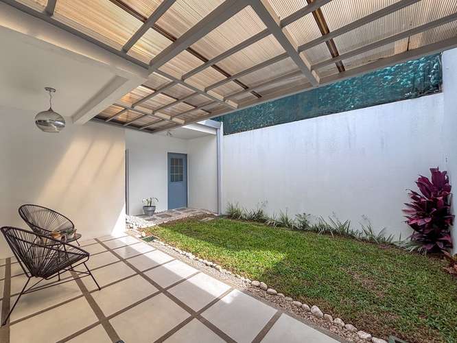 Se Vende Casa Esquinera Contemporánea en Condominio | Sabanilla, Montes de Oca - Imagen 4