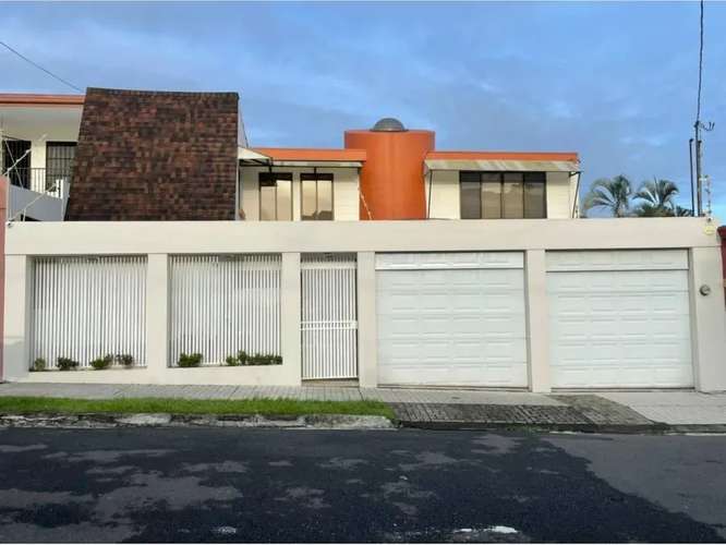 CASA FAVORITA EN VENTA EN ROHRMOSER - Imagen 1