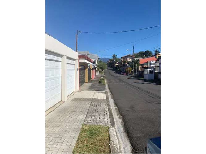 CASA FAVORITA EN VENTA EN ROHRMOSER - Imagen 2