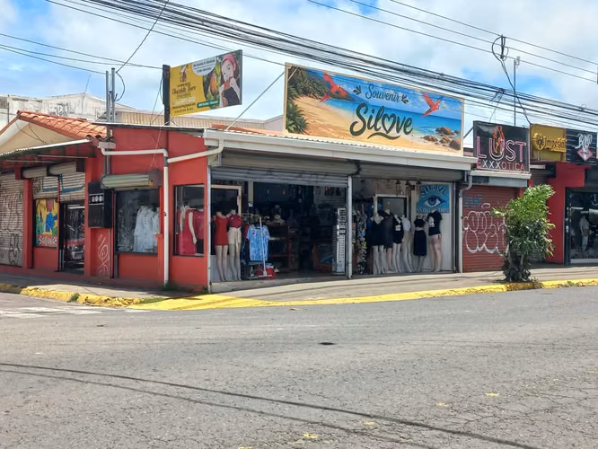 Prime Commercial Space on the Front Line in Jacó, Puntarenas: High Visibility and Coastal Lifestyle