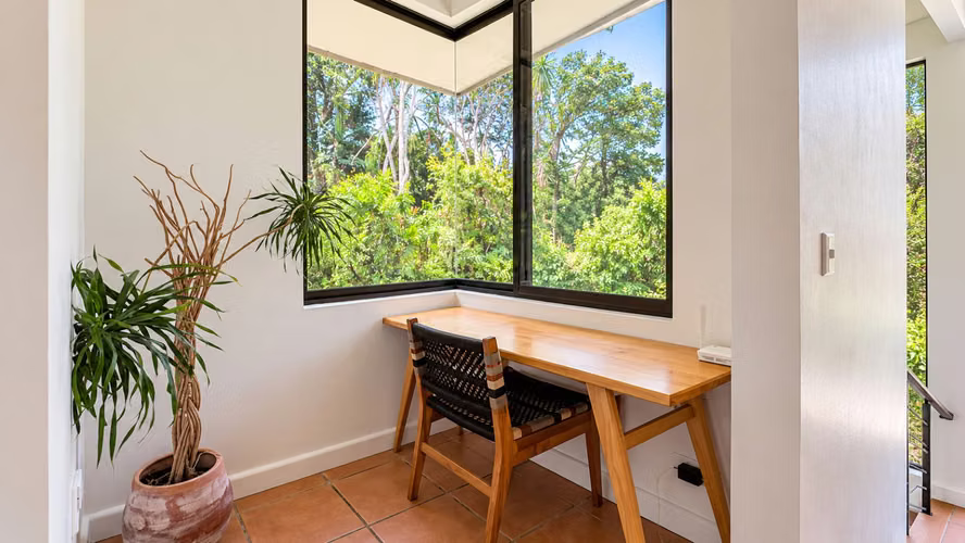 Apartamento Amueblado con Vista a las Montañas en Ciudad Colón - Imagen 8