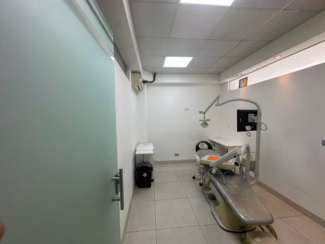 ALQUILAR DE CONSULTORIO/OFICINA PRIMER PISO