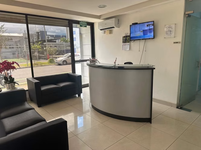 ALQUILAR DE CONSULTORIO/OFICINA PRIMER PISO - Imagen 6