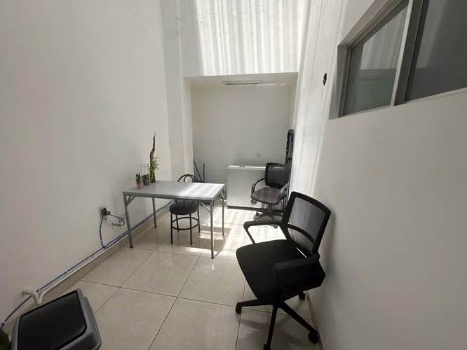 ALQUILAR DE CONSULTORIO/OFICINA PRIMER PISO - Imagen 8