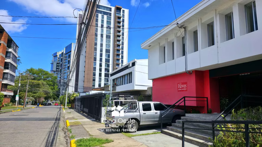Venta de  exclusiva y amplia propiedad en Nunciatura!