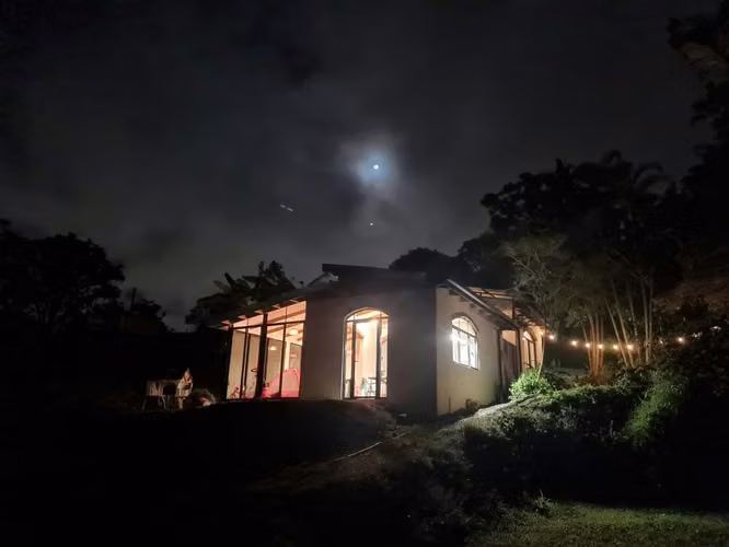 PROPIEDAD  EN SAN ANTONIO DE ESCAZÚ DE 9,208 m² VISTA AL VALLE, MONTAÑA, CON CASA PEQUEÑA, ARROYO Y NACIENTE - Imagen 6