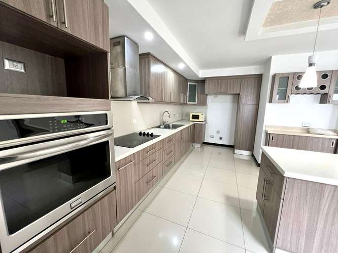 Elegante Casa en Alquiler en Pozos de Santa Ana | 240 m² | $1,900 - Imagen 2