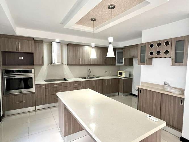 Elegante Casa en Alquiler en Pozos de Santa Ana | 240 m² | $1,900