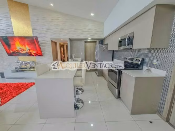 Lujoso Penthouse con vista y línea blanca en torre Paradisus Rohrmoser Pavas