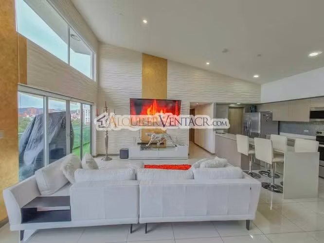 Lujoso Penthouse con vista y línea blanca en torre Paradisus Rohrmoser Pavas