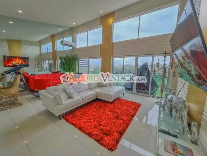 Lujoso Penthouse con vista y línea blanca en torre Paradisus Rohrmoser Pavas