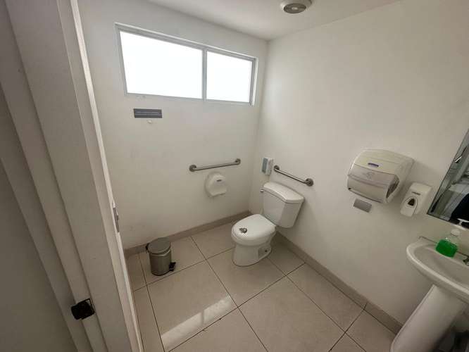 Alquiler de 3 espacios para consultorio o para oficinas - Imagen 2