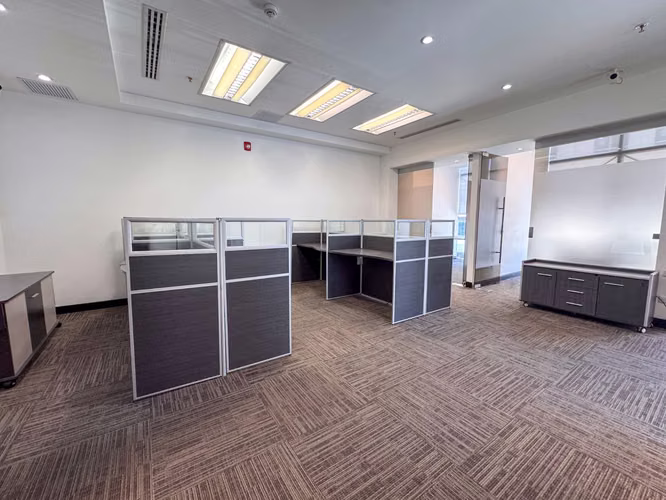 Oficina Corporativa en Alquiler – Plaza Murano, Santa Ana - Imagen 15