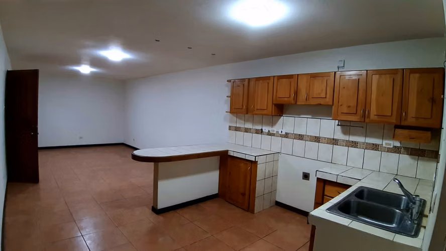 Apartamento en residencial seguro Guachipelín  420000 - Imagen 2