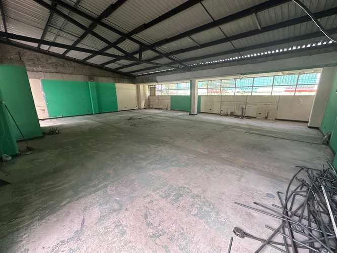 Alquiler de oficinas o local en segunda planta en San José - Imagen 1