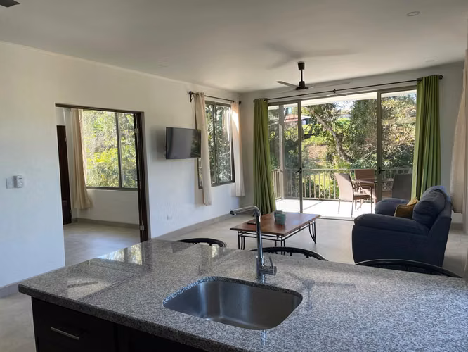Apartamento de 2 habitaciones y 1 baño en Atenas con piscina - Imagen 4