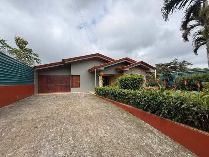 VENTA DE CASA EN SAN RAMÓN DE ALAJUELA  - Imagen 2